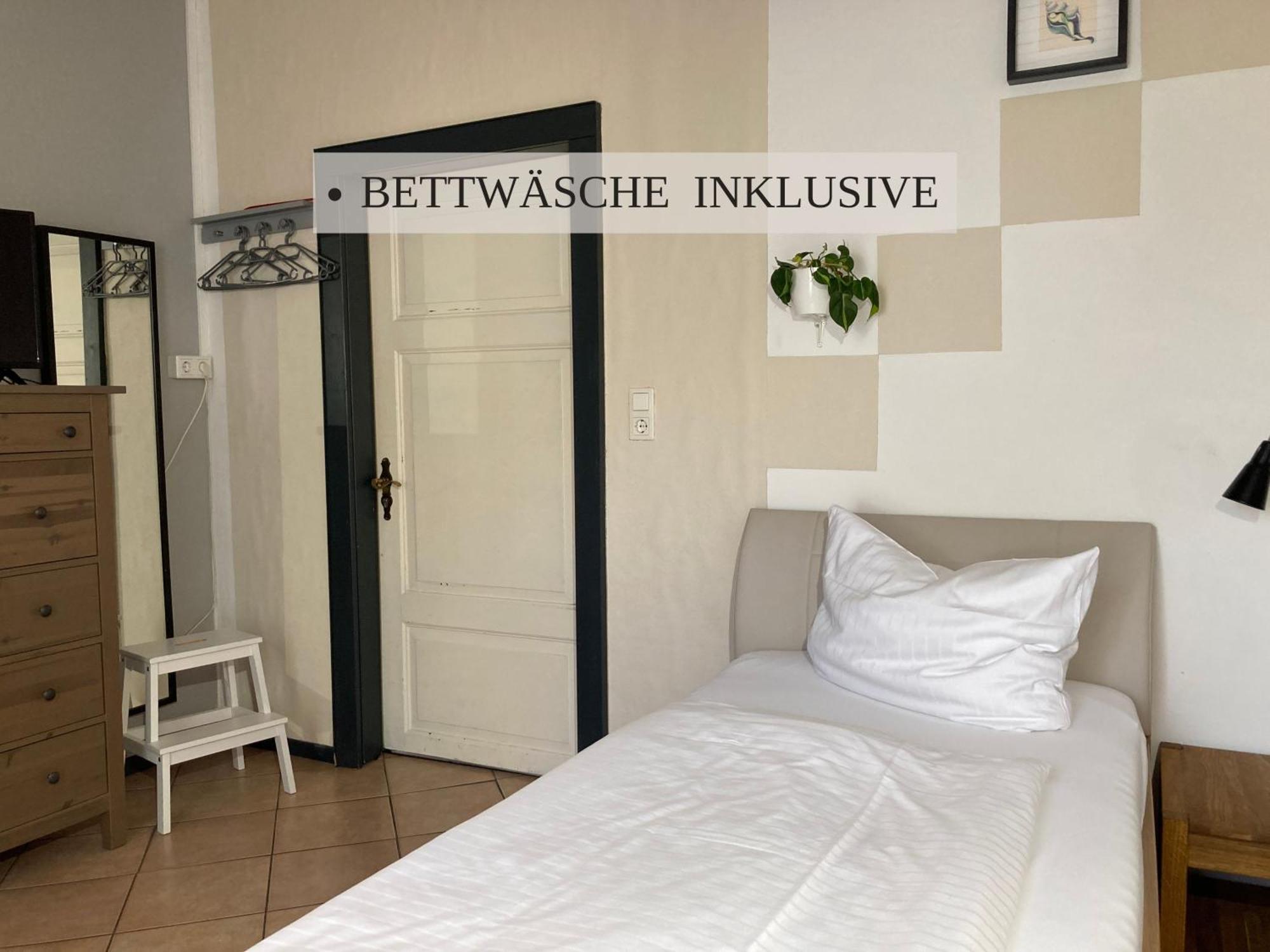 Haus Krabbe: North Sea Apartment with Pet-Friendly Stay Wremen Exterior photo