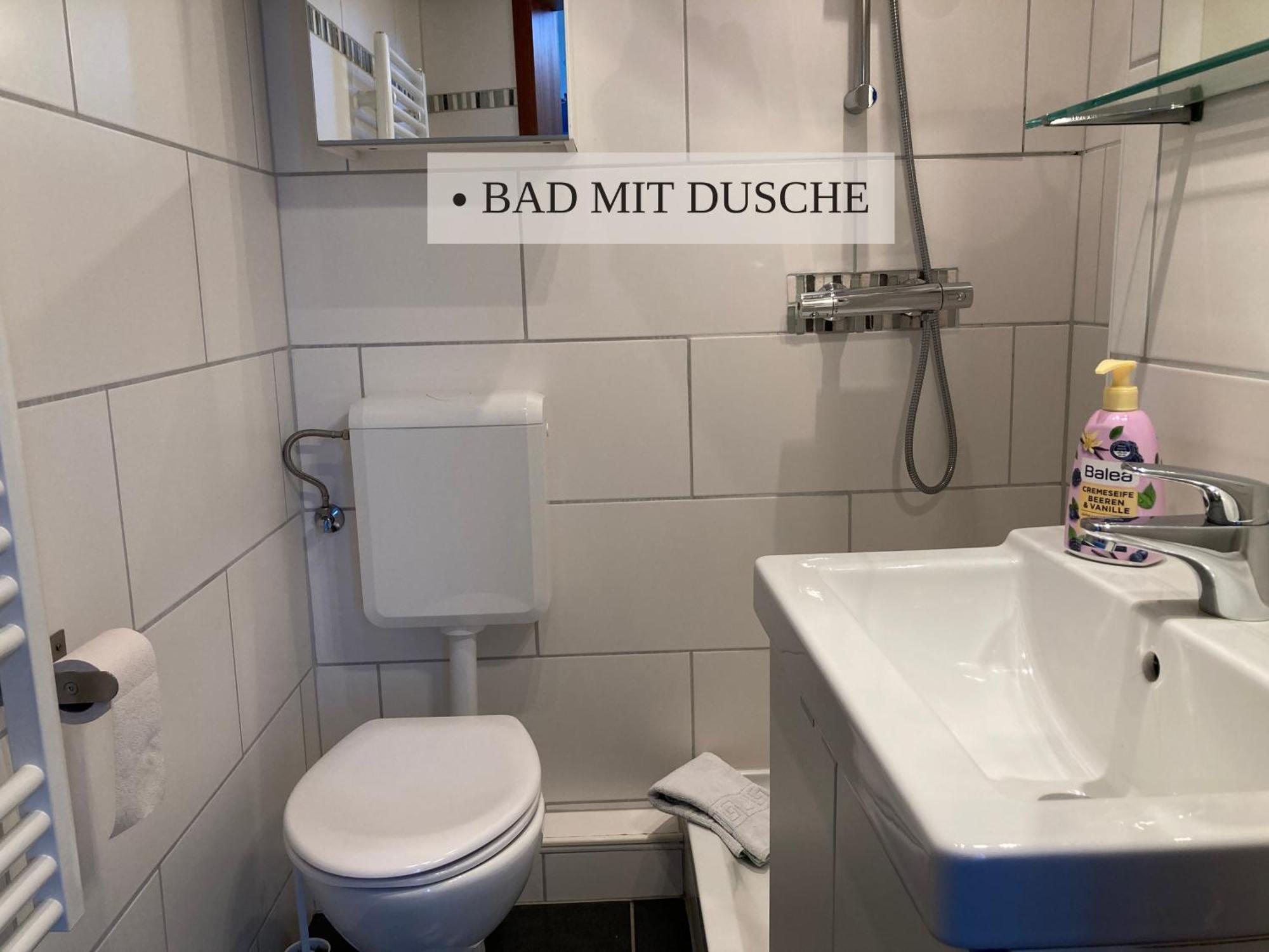 Haus Krabbe: North Sea Apartment with Pet-Friendly Stay Wremen Exterior photo